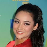 Shay Mitchell - Teen Choice Awards 2011 | Picture 59244